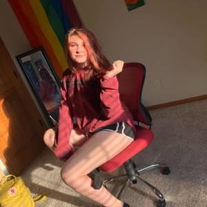 Meet your Posher, Elly